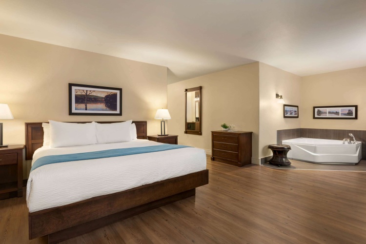 Days Inn by Wyndham Levis photo 6