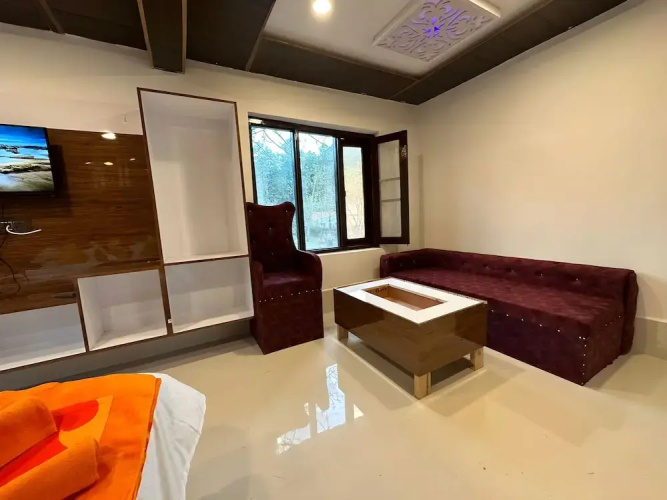 OYO 71096 Shabnam Resorts
