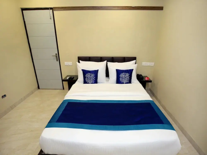 OYO 9822 Hotel Seven