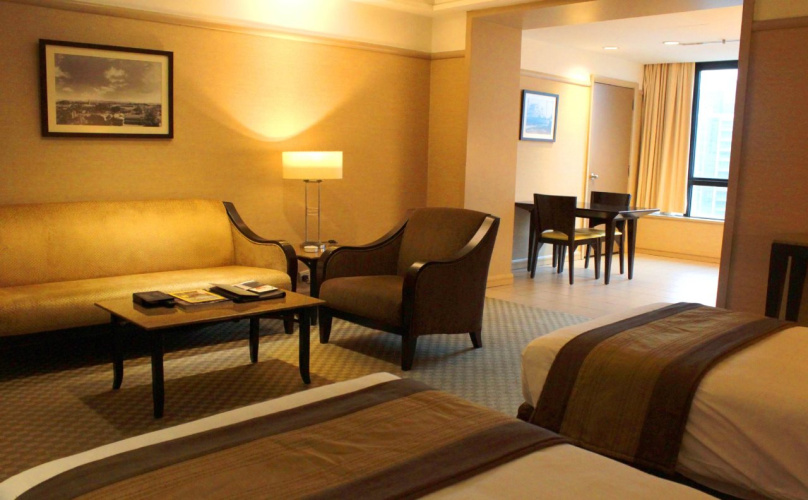 Pacific Regency Hotel Suites
