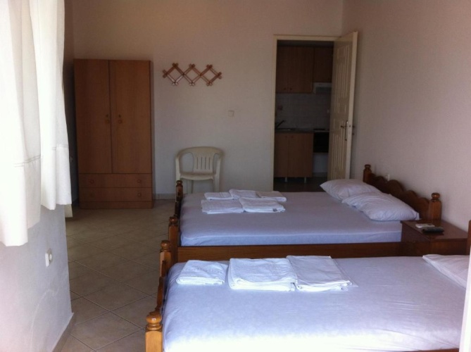 Standard Triple room with sea view