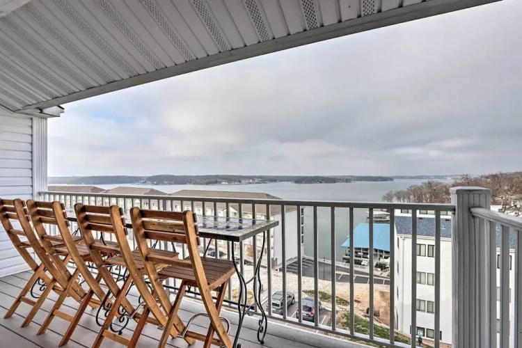3 Bedrooms Apartment with balcony