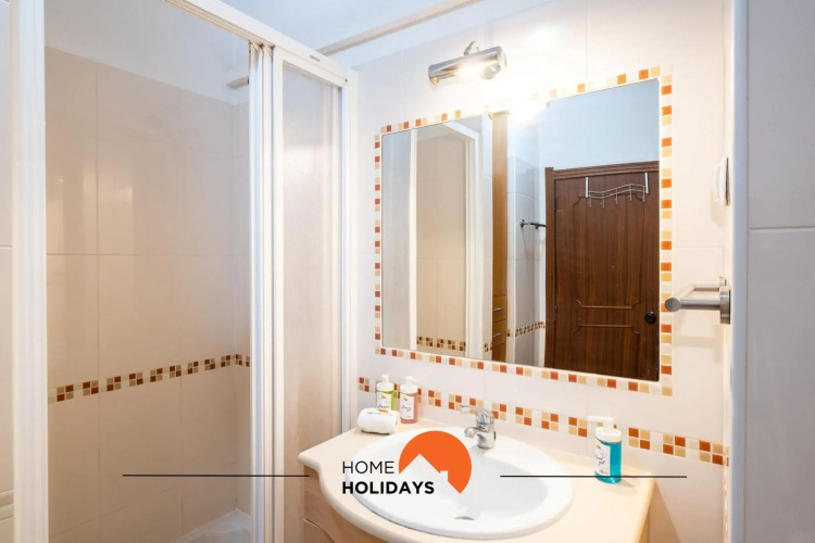 #014 Cozy Flat Only 5m Walk NewTown w pool