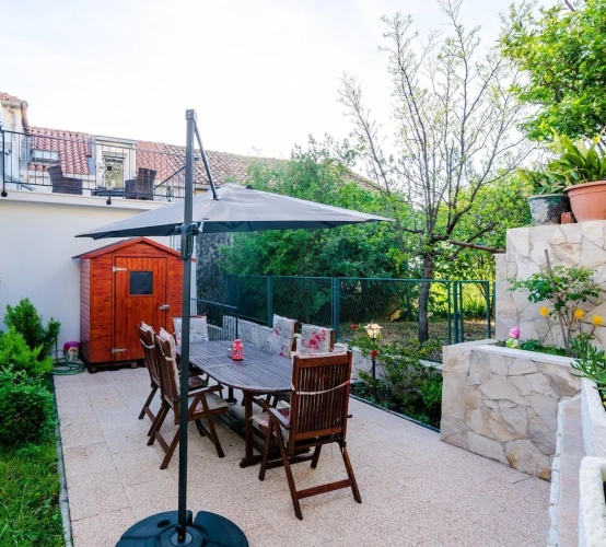 2 Bedrooms Cottage