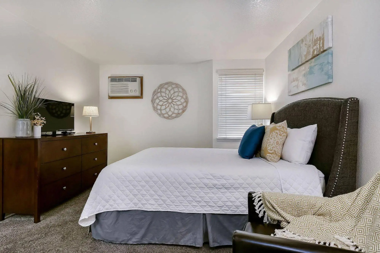 Bond Hotel and Extended Stay