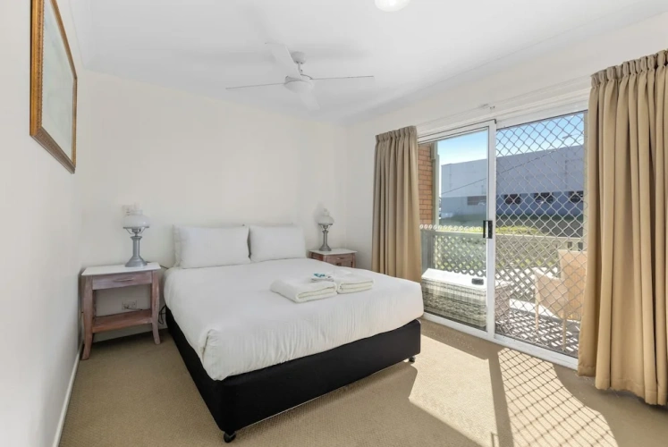 3 Bedrooms Apartment