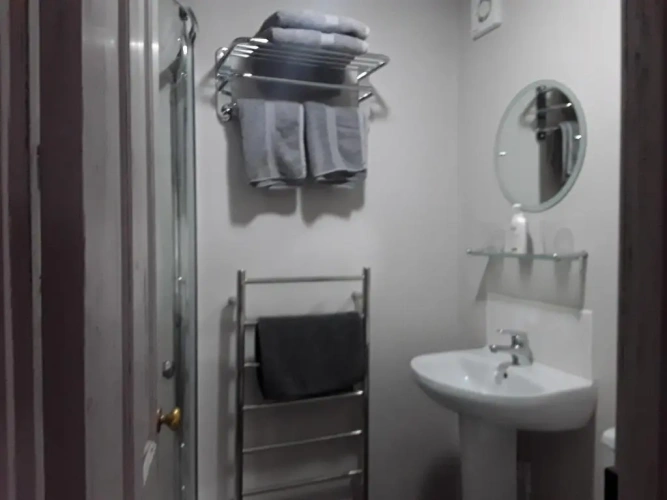 3 Bedrooms Apartment
