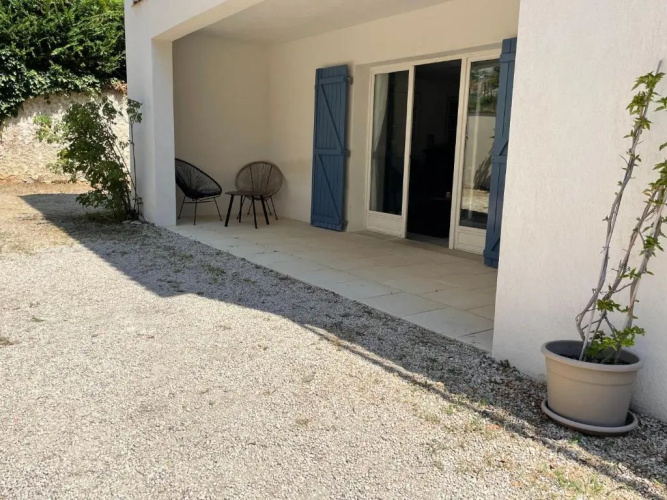 Appart. bas de villa de 50m2 avec parking privatif