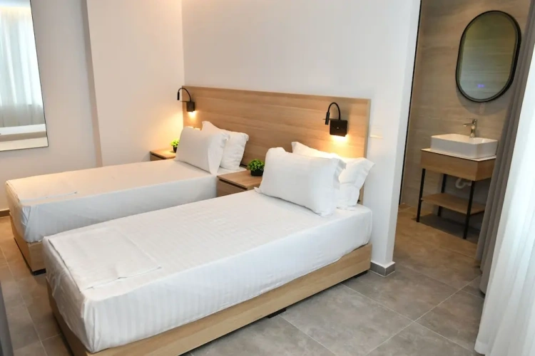 Deluxe Double room with city view