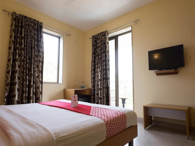OYO 878 Hotel Sunkissed Plaza