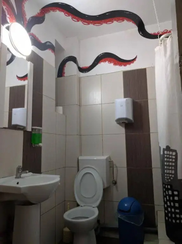 FreeBorn Hostel