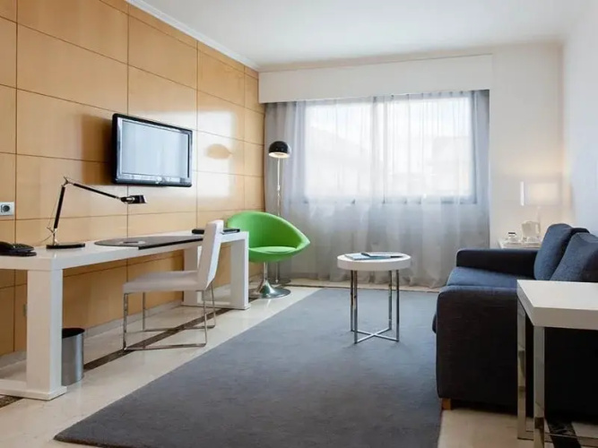 NH Suites Prisma