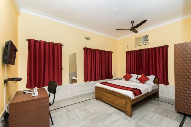 OYO 10367 Hotel Studio 6