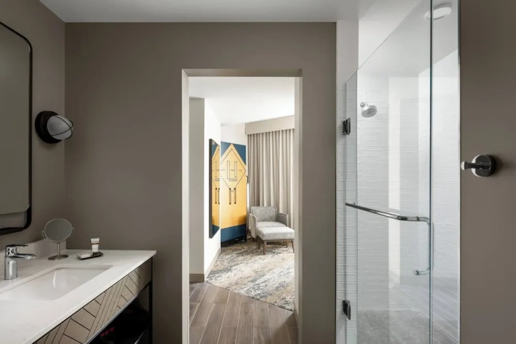 Standard Double room with city view