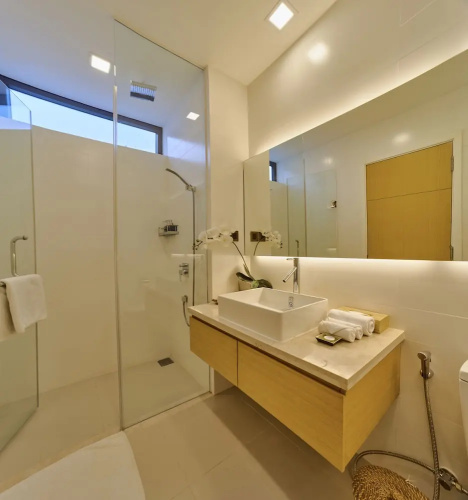 Modern 4 BR villa-golf view for family