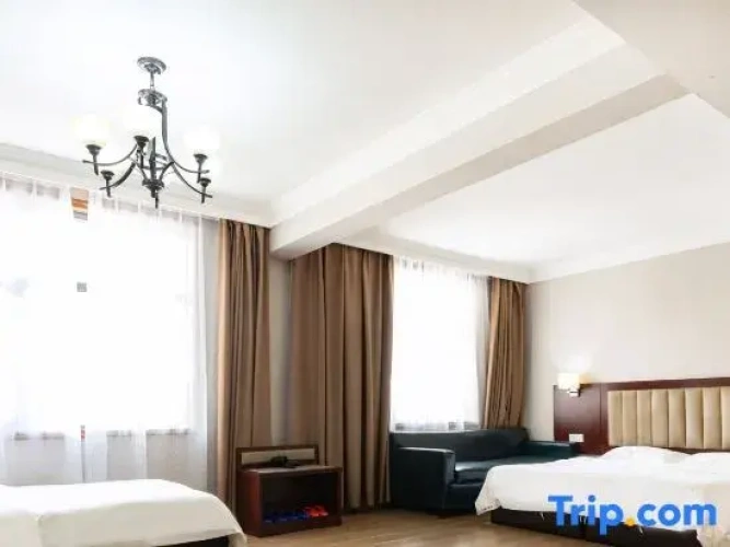 Deluxe Suite