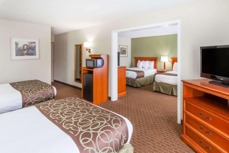 Sextuple Suite