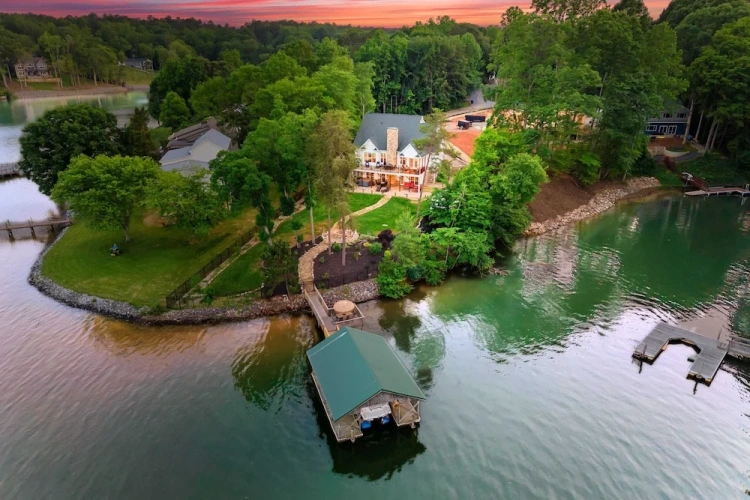 4 Bedrooms Cottage
