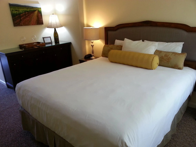 Vendange Carmel Inn & Suites