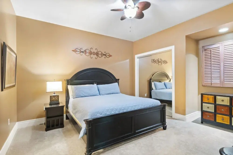 Turquoise Place 1807 D