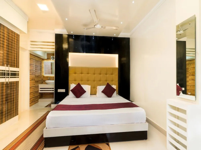 OYO 9943 Hotel Cocoa Tree