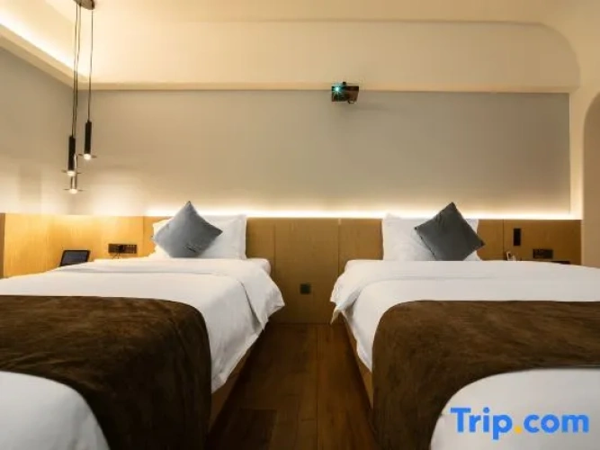 Standard Twin room with balcony