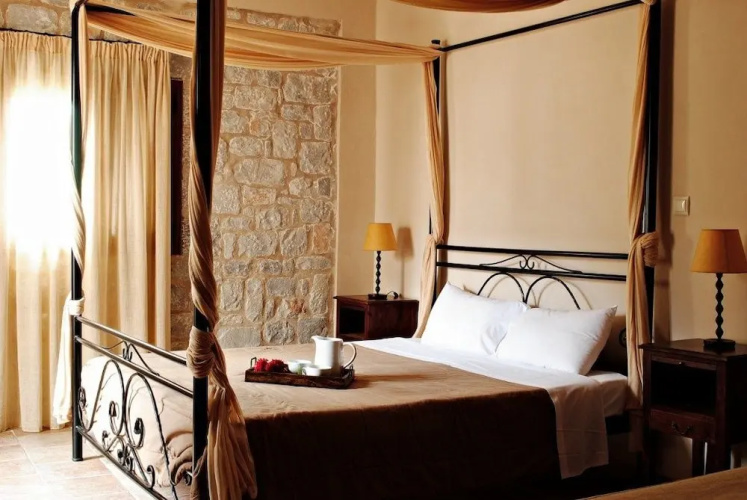 Vlyhada Guesthouse