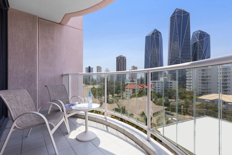 2 Bedrooms Apartment