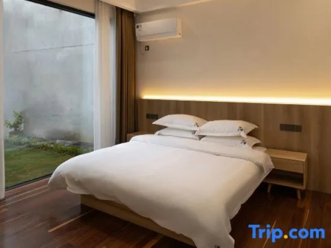 Standard Double room with garden view