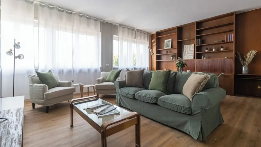 3 Bedrooms Apartment