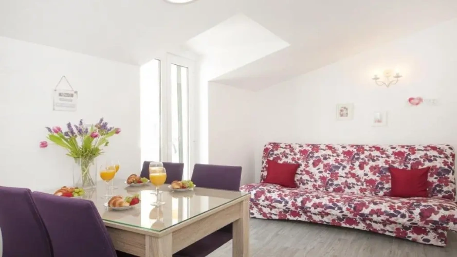 1 Bedroom Double Apartment with sea view