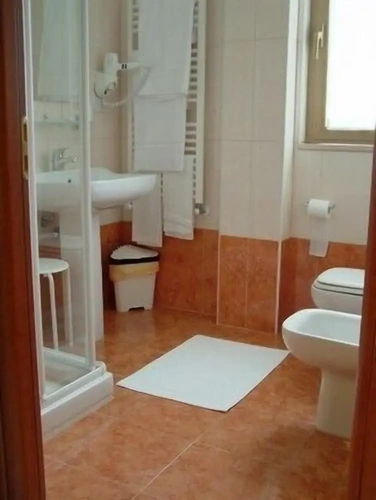 Economy Triple room with balcony