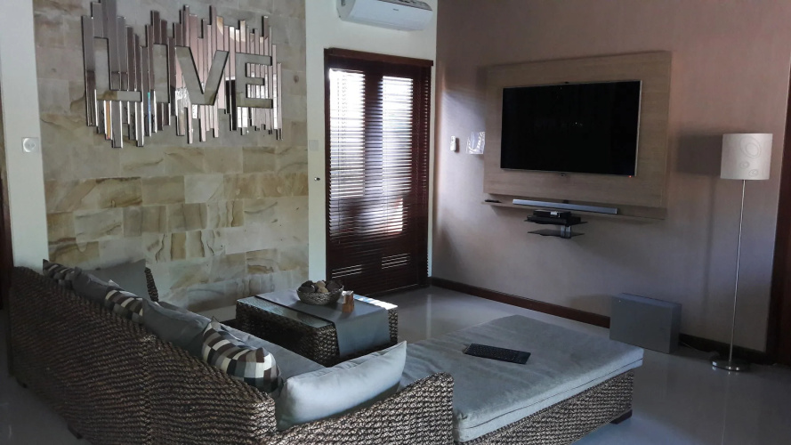 Exquisito Villa 2