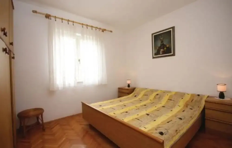 Apartment 773