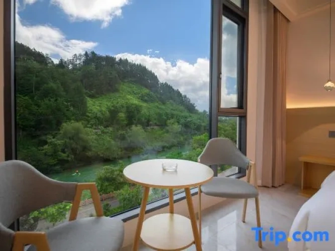 1 Bedroom Standard room with river view