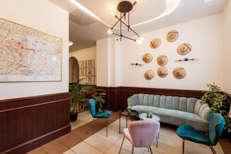 Lothus Hotel