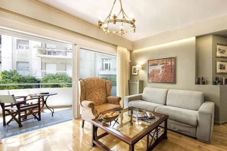New renovated apt 2' to Acropolis museum