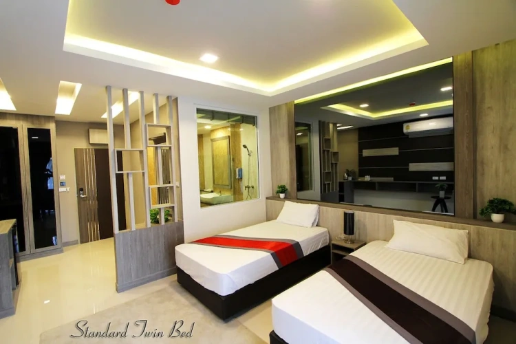 Standard Twin room with balcony