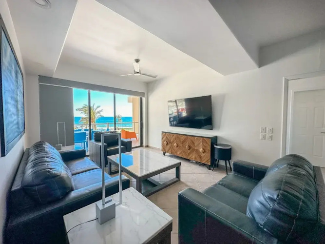 Luxury Ocean View Condo w Huge Deck