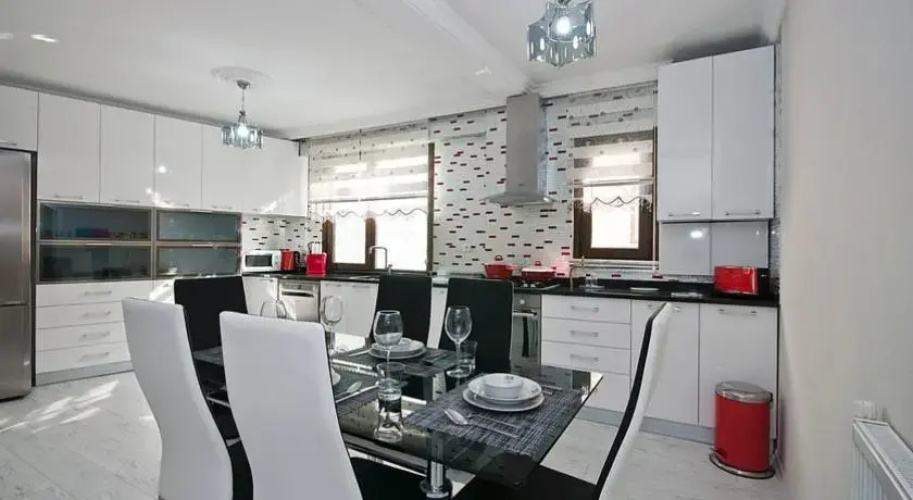 Villa Redstone