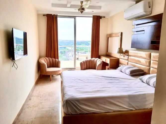 Hotel H6