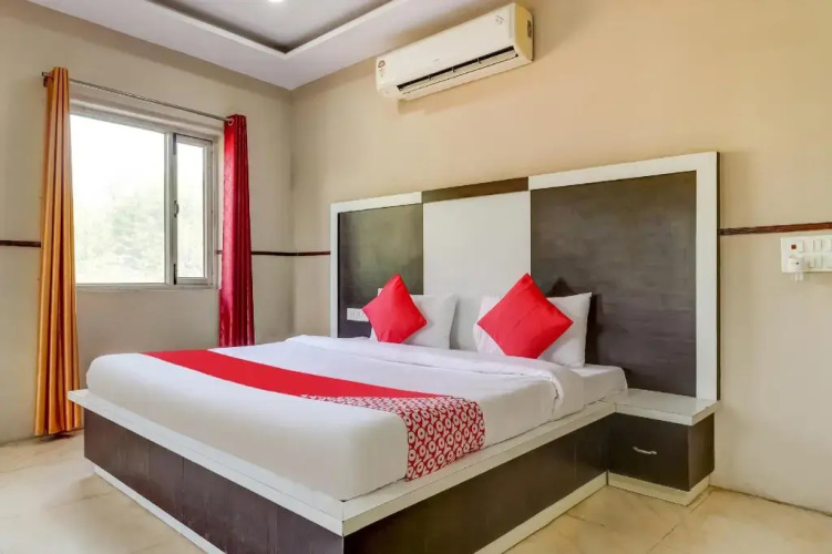 Hotel Milan by OYO Rooms