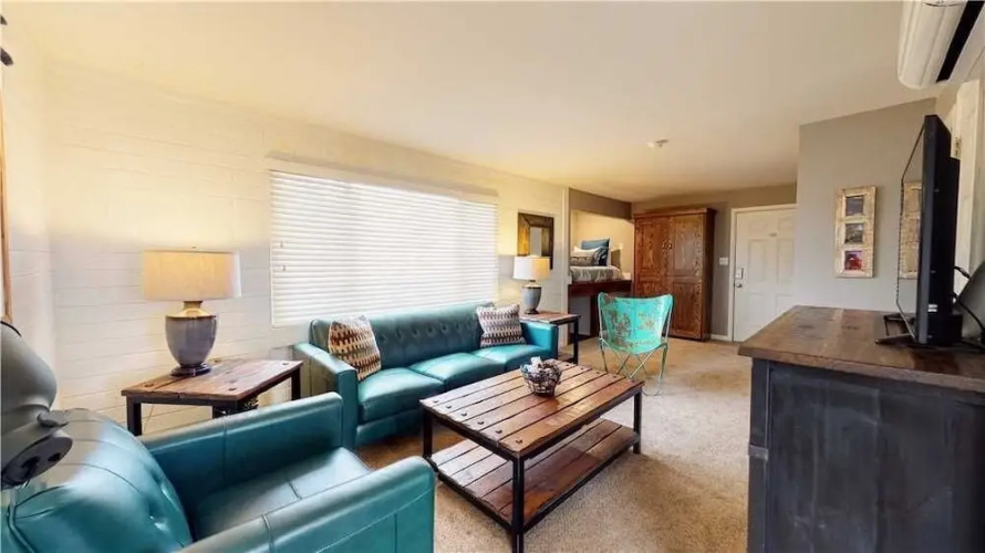 Purple Sage Flats #8 1 Bedroom Apts