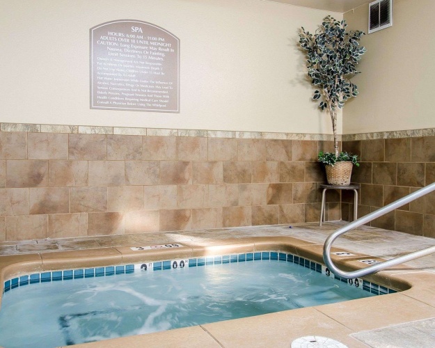 Quality Inn & Suites photo 15