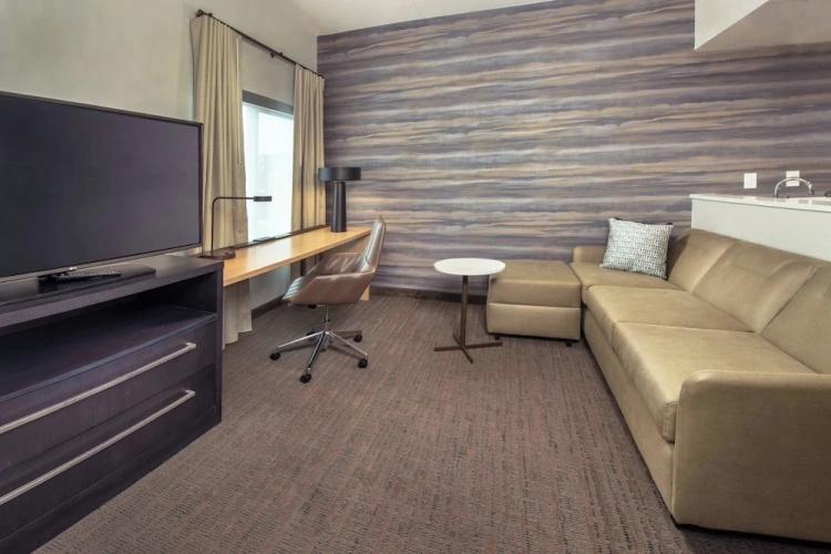 1 Bedroom Suite