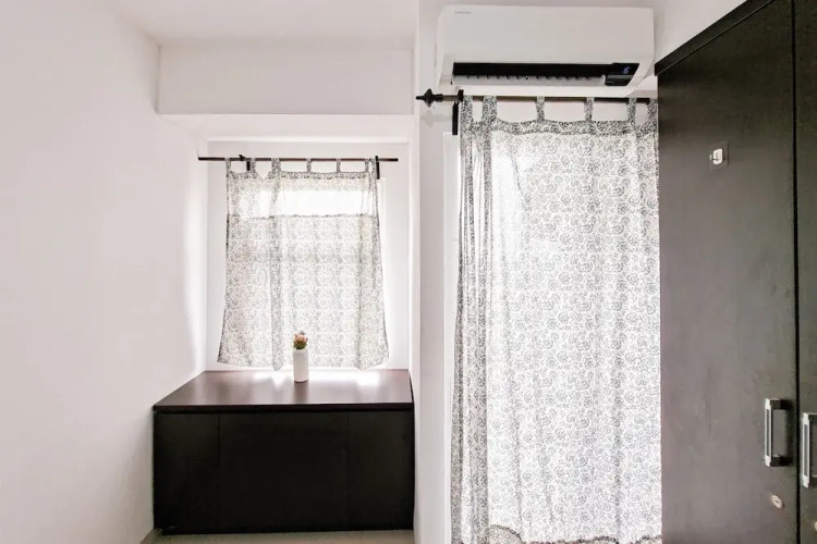 Basic Studio Near Cisauk Station At Serpong Garden Apartment