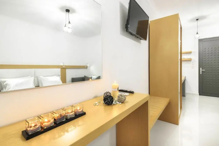 White Canvas Boutique Studios
