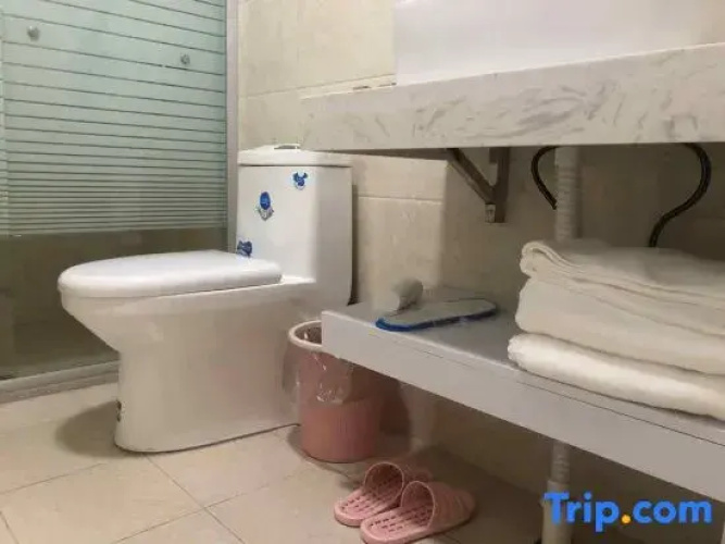 Jingjiang Yishe Hotel