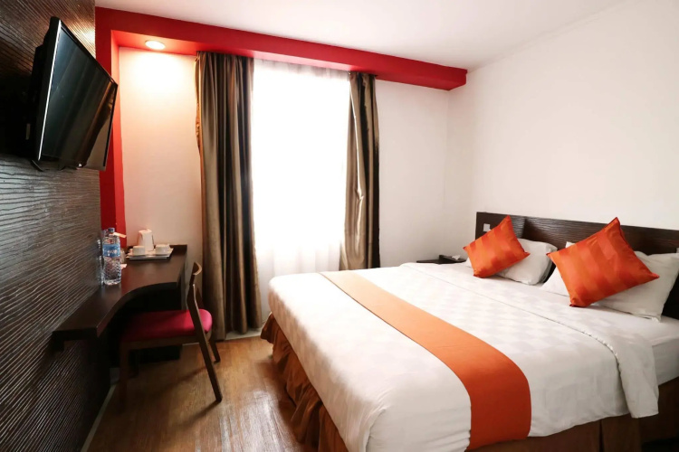 Redstar Hotel