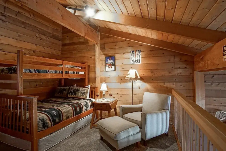 2 Br Plus Loft: Powder Monkey 2